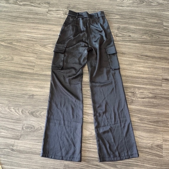 Princess Polly Gilmore Cargo Pants Black Silky - Picture 5 of 9